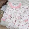 KiHan – Đồ Ngủ Nữ Dài Tay Trắng Kem Phối Cổ Bèo Hồng Đính Túi Thỏ Nổi